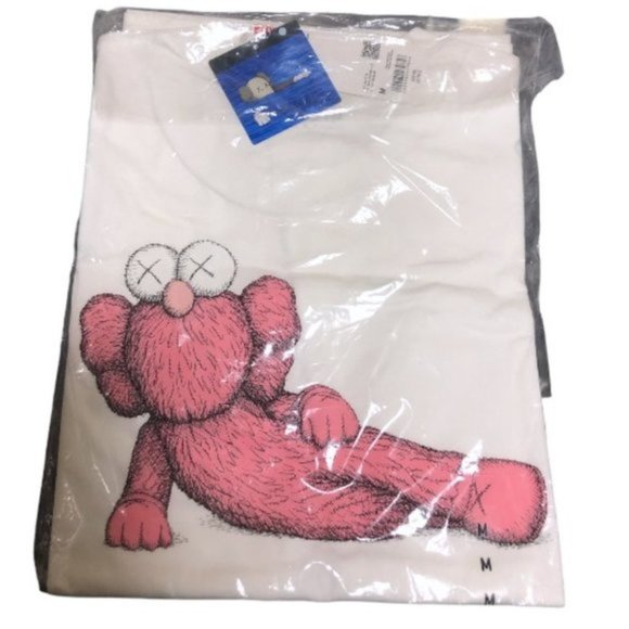 NWT Uniqlo x Kaws UT Unisex Short Sleeve Graphic T-Shirt - Picture 3 of 4